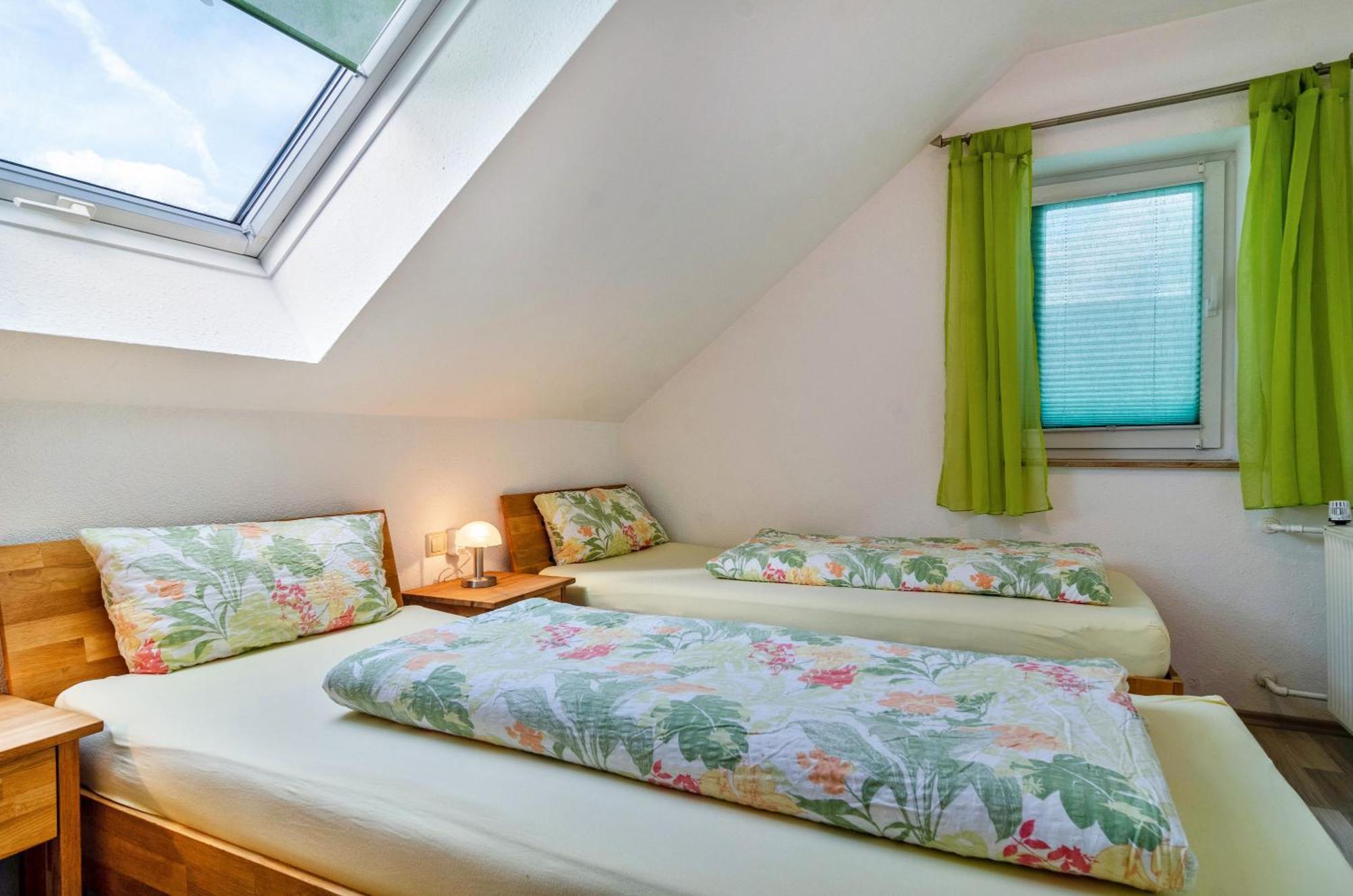 Arnold Laubbach Apartment Ostrach Bagian luar foto